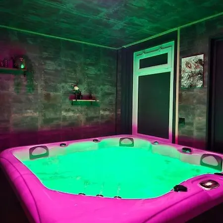 Location Romantique Avec Jacuzzi Salle Cinema Repas * Saint Germain la campagne