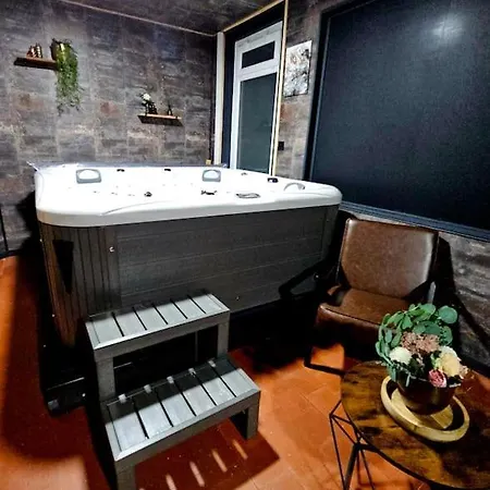 Location Romantique Avec Jacuzzi Salle Cinema Repas Saint Germain la campagne